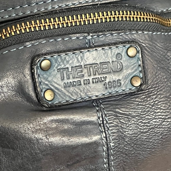 Elegant Navy Leather Satchel - Picture 12 of 16